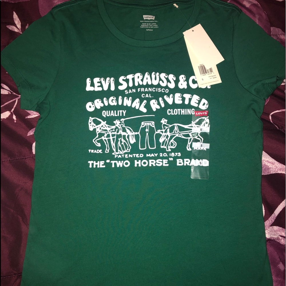 Levi’s woman shirt